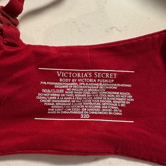 Victoria Secret Body by Victoria Underwire Bra in Deep Red with Molded Cups - Picture 9 of 12